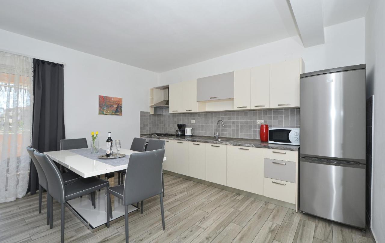 Apartments Luciano Seget Vranjica Exterior photo